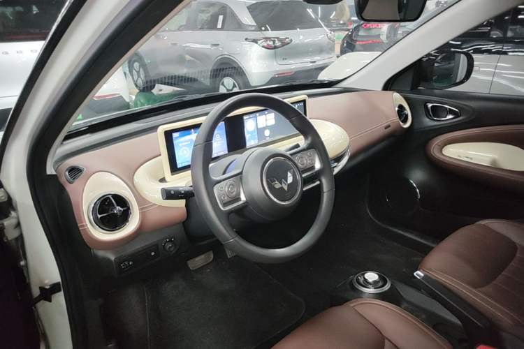 Used Wuling Bingo 2023 203km Comfort Edition Center Console
