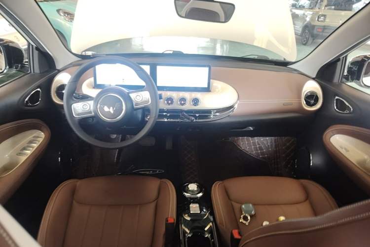 Used Wuling Bingo 2023 333 km Lingxi Connected+ Version Center Console