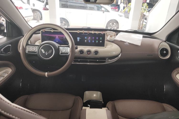 Used Wuling Bingo 2023 410 km Lingxi Deluxe Edition Center Console