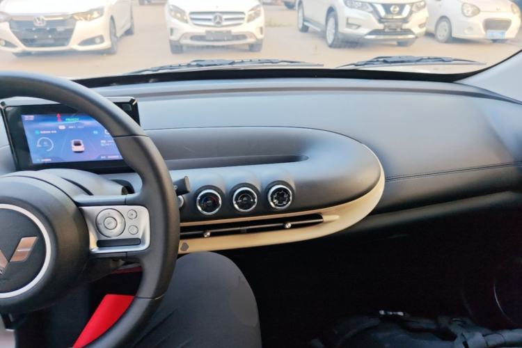 Used Wuling Bingo 2023 203km Light Edition Center Console