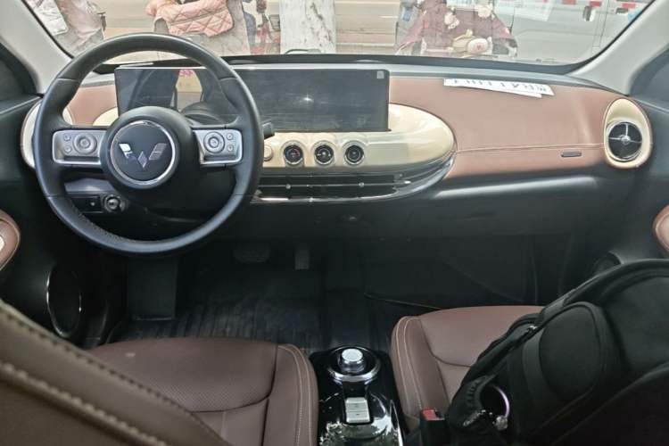 Used Wuling Bingo 2023 333 km Lingxi Connected Version Center Console