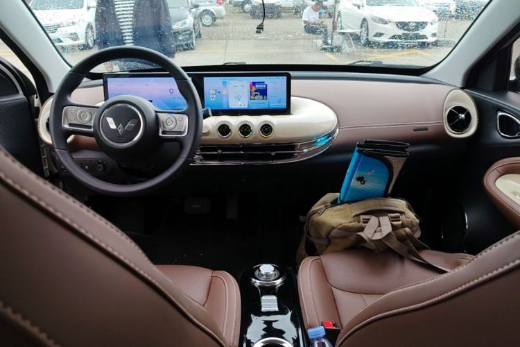 Used Wuling Bingo 2023 333 km Lingxi Connected Version Center Console