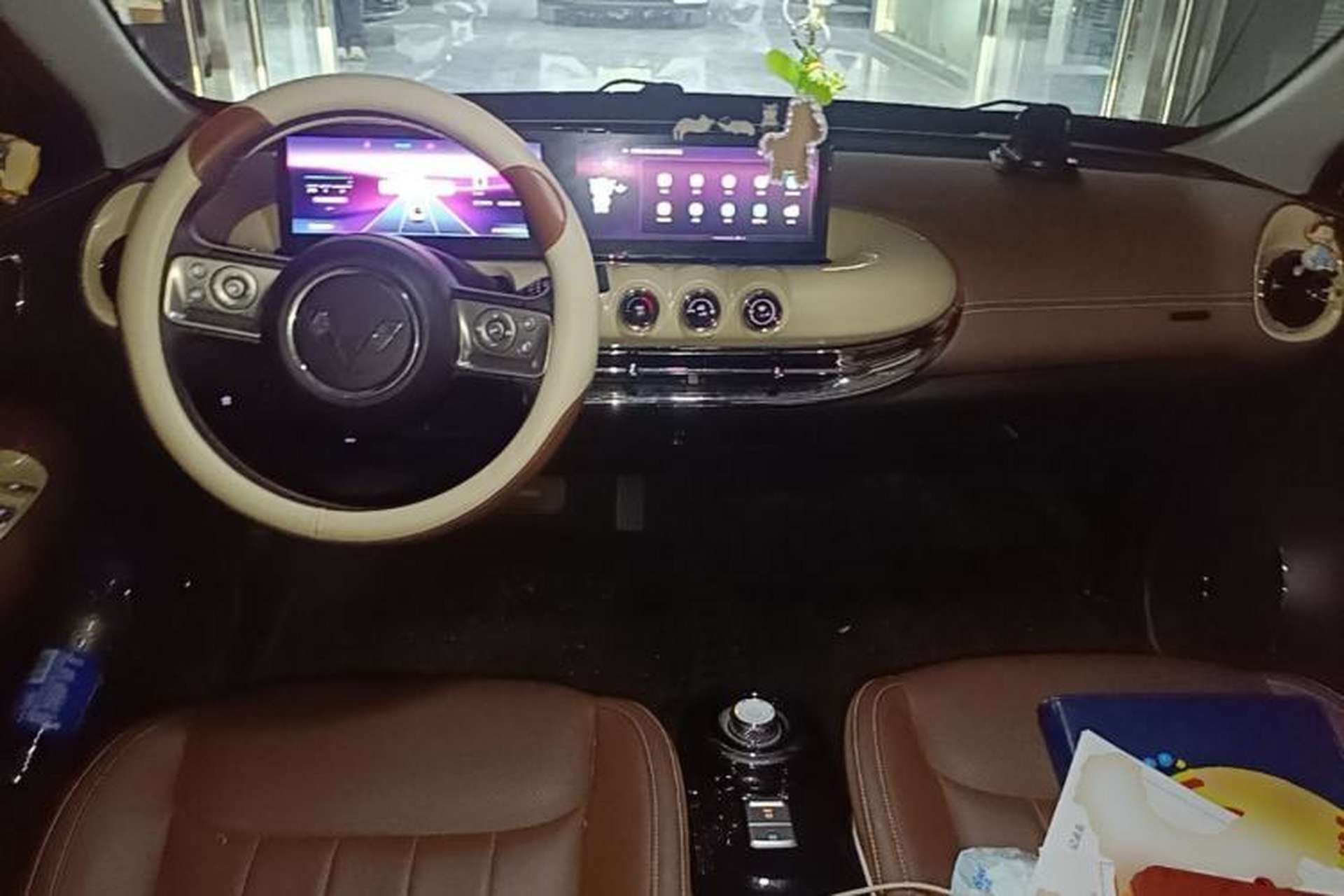 Used Wuling Bingo 2023 410 km Lingxi Deluxe Edition Center Console