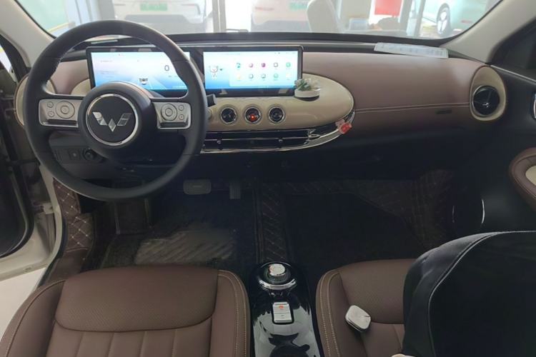 Used Wuling Bingo 2023 410 km Lingxi Deluxe Edition Center Console
