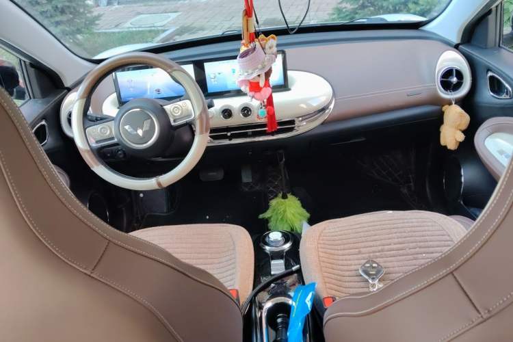 Used Wuling Bingo 2023 333 km Lingxi Connected Version Center Console