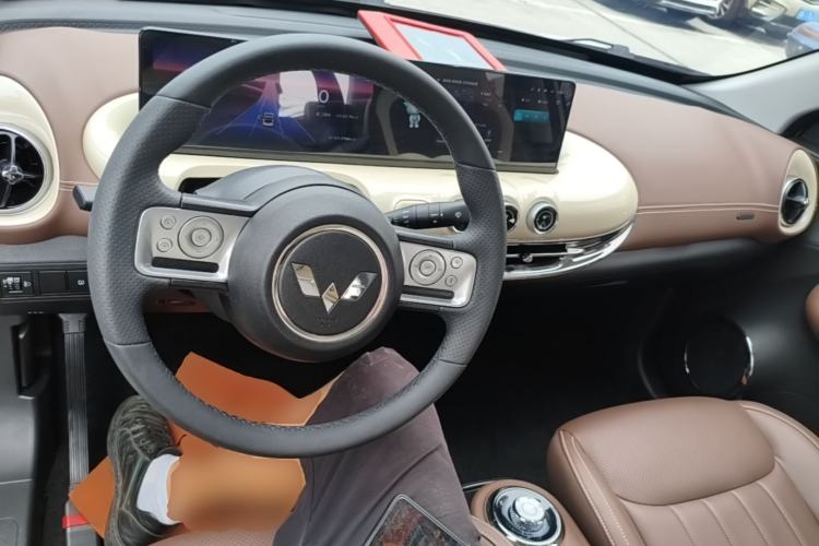 Used Wuling Bingo 2023 333 km Lingxi Connected Version Center Console