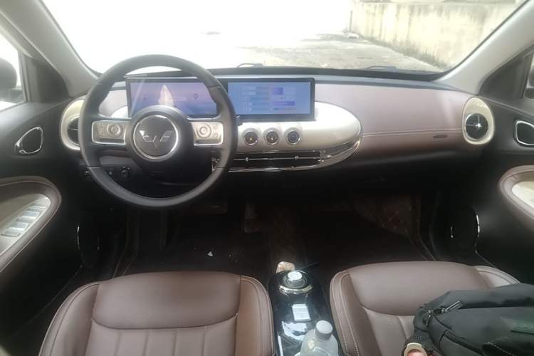 Used Wuling Bingo 2023 410 km Lingxi Deluxe Edition Center Console