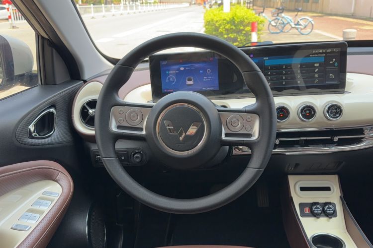 Used Wuling Bingo 2023 203km Comfort Edition Center Console