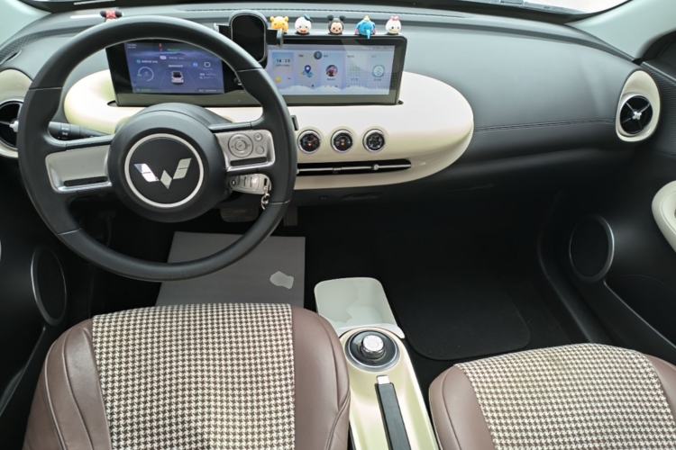Used Wuling Bingo 2023 333 km Fast-Share Version Center Console