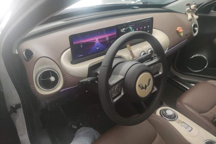 Used Wuling Bingo 2023 333 km Lingxi Connected+ Version Center Console