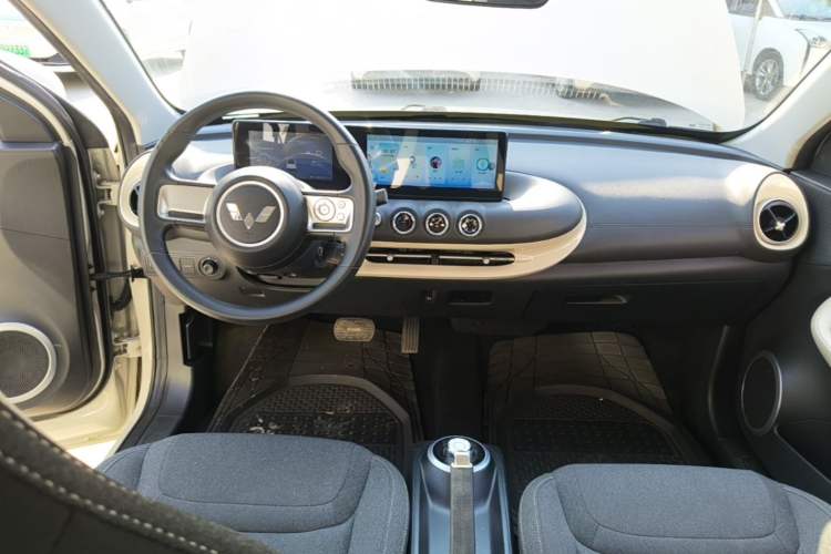 Used Wuling Bingo 2023 333 km Fast-Share Version Center Console