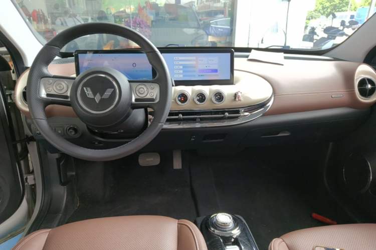 Used Wuling Bingo 2023 333 km Lingxi Connected Version Center Console