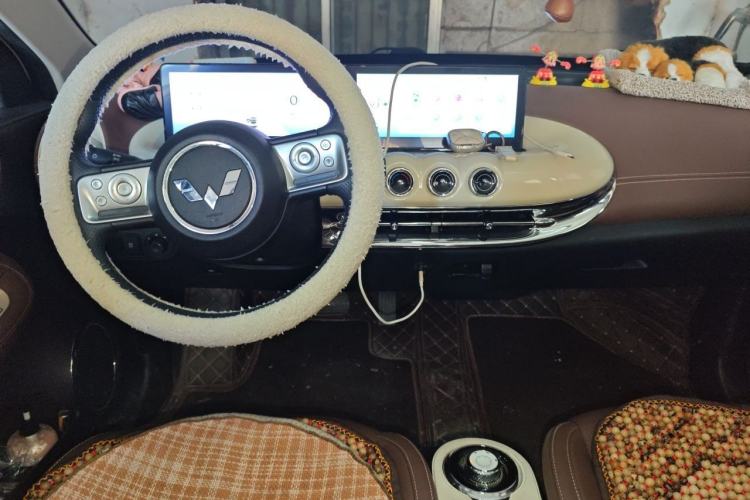 Used Wuling Bingo 2023 410 km Lingxi Deluxe Edition Center Console