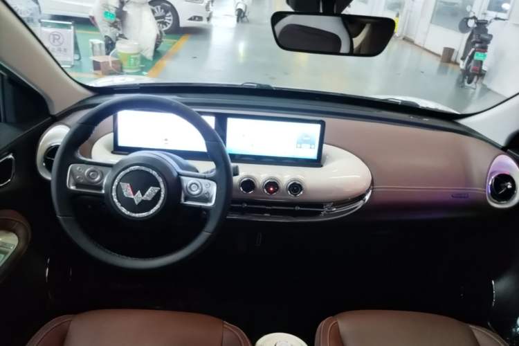 Used Wuling Bingo 2023 333 km Lingxi Connected Version Center Console
