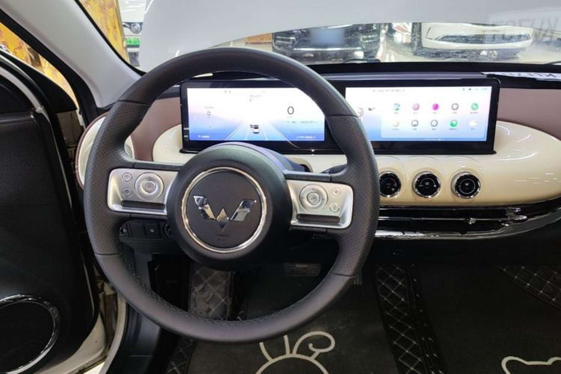 Used Wuling Bingo 2023 333 km Lingxi Connected Version Center Console