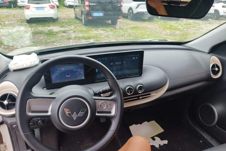 Used Wuling Bingo 2023 333 km Fast-Share Version Center Console