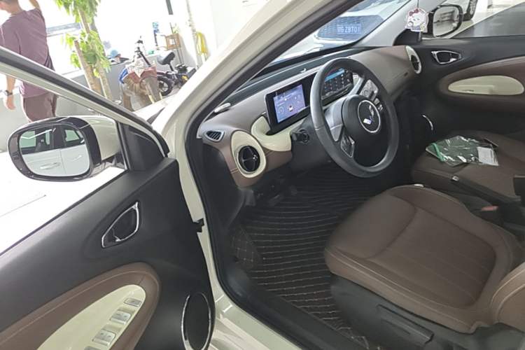 Used Wuling Bingo 2023 203km Comfort Edition Driver Seat