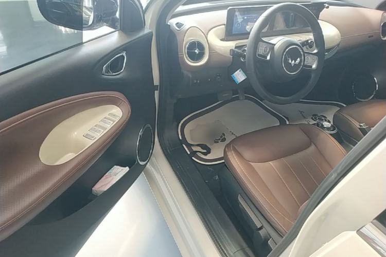 Used Wuling Bingo 2023 203km Comfort Edition Driver Seat