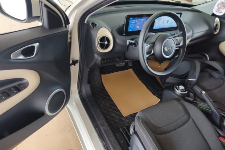 Used Wuling Bingo 2023 333 km Fast-Share Version Driver Seat