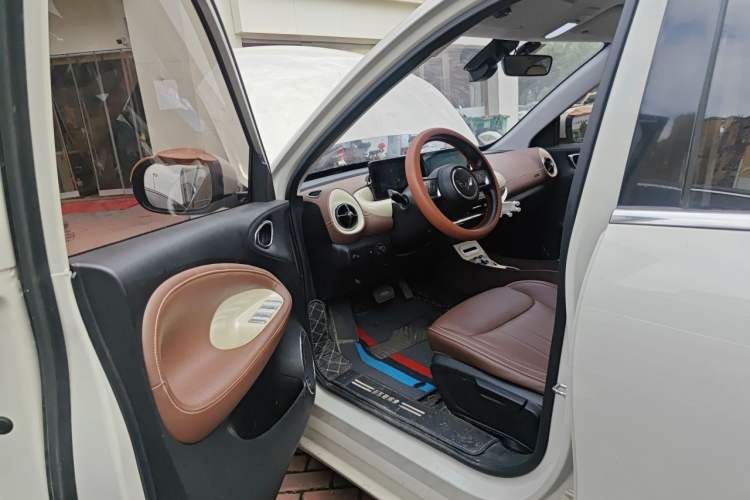 Used Wuling Bingo 2023 203km Comfort Edition Driver Seat