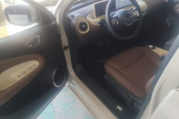 Used Wuling Bingo 2023 203km Comfort Edition Driver Seat
