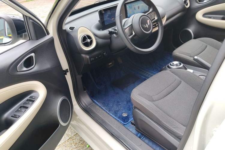 Used Wuling Bingo 2023 333 km Fast-Share Version Driver Seat