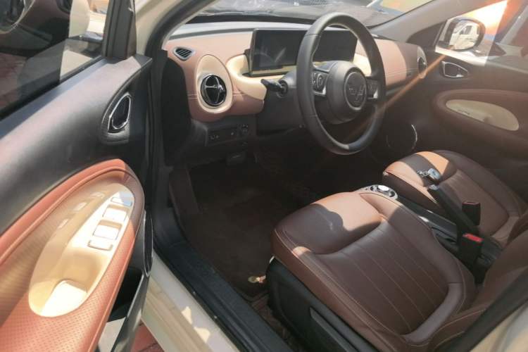 Used Wuling Bingo 2023 203km Comfort Edition Driver Seat