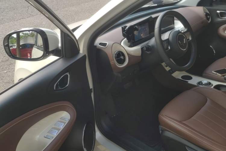 Used Wuling Bingo 2023 203km Comfort Edition Driver Seat