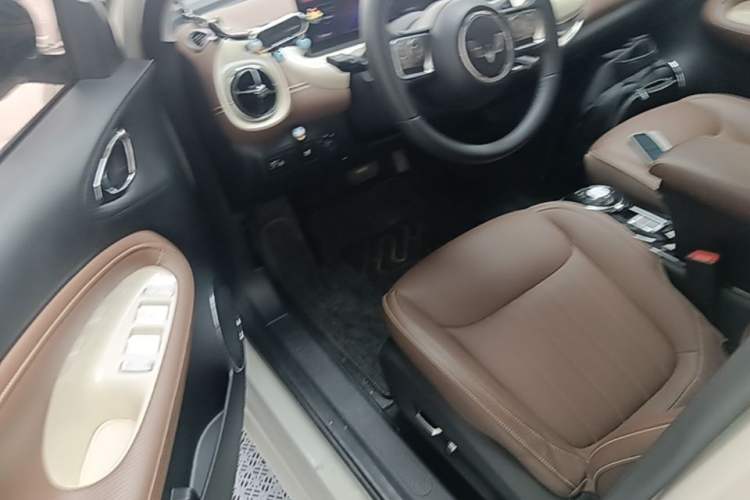 Used Wuling Bingo 2023 333 km Enjoyment Version Driver Seat