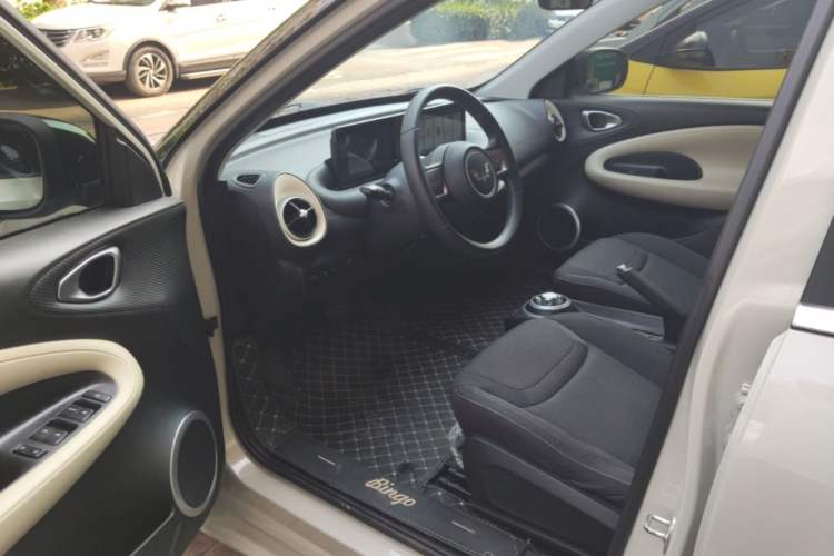 Used Wuling Bingo 2023 333 km Fast-Share Version Driver Seat