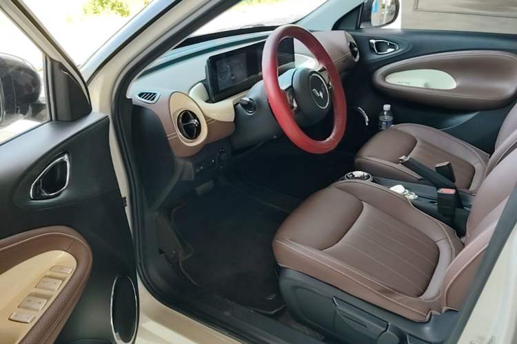 Used Wuling Bingo 2023 203km Comfort Edition Driver Seat