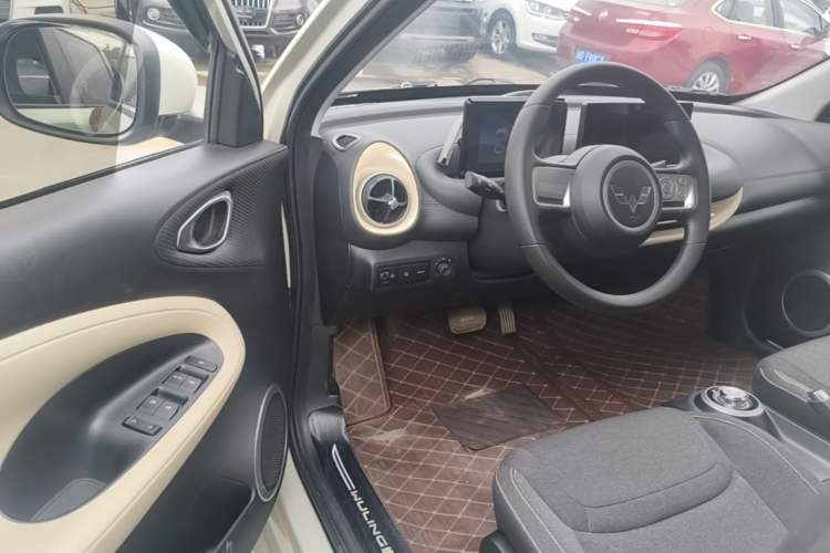 Used Wuling Bingo 2023 203km Light Edition Driver Seat
