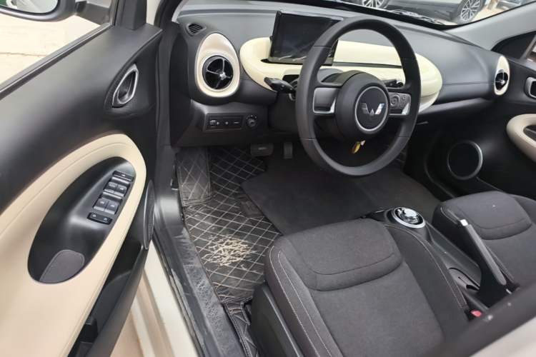 Used Wuling Bingo 2023 333 km Fast-Share Version Driver Seat