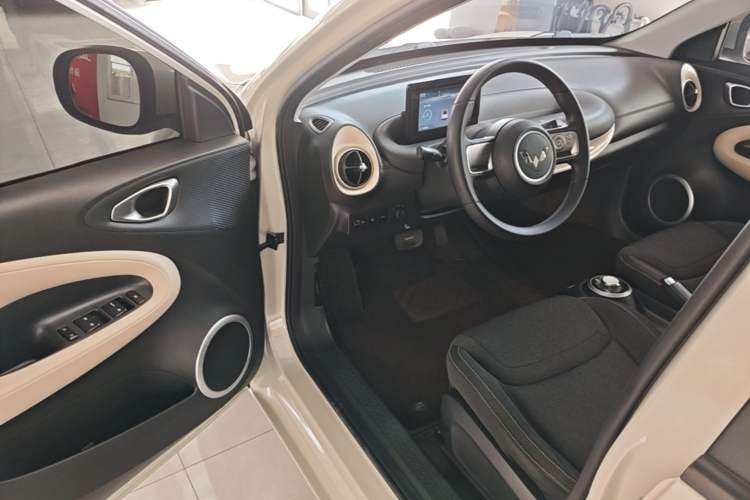Used Wuling Bingo 2023 203km Light Edition Driver Seat