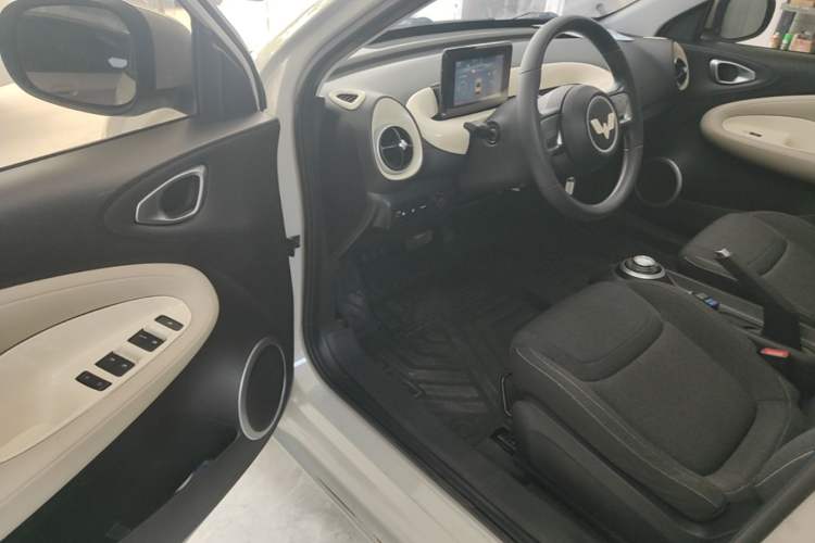 Used Wuling Bingo 2023 203km Light Edition Driver Seat