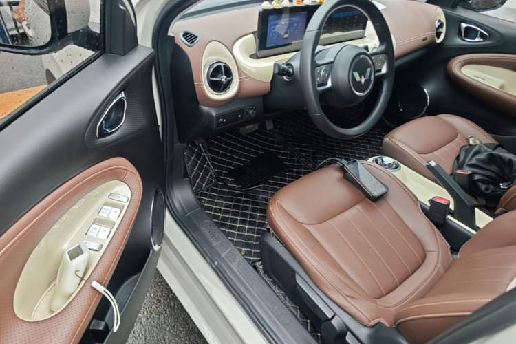 Used Wuling Bingo 2023 203km Comfort Edition Driver Seat