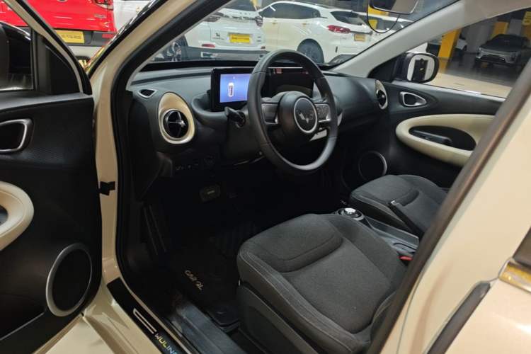 Used Wuling Bingo 2023 333 km Fast-Share Version Driver Seat