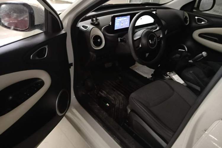 Used Wuling Bingo 2023 333 km Fast-Share Version Driver Seat