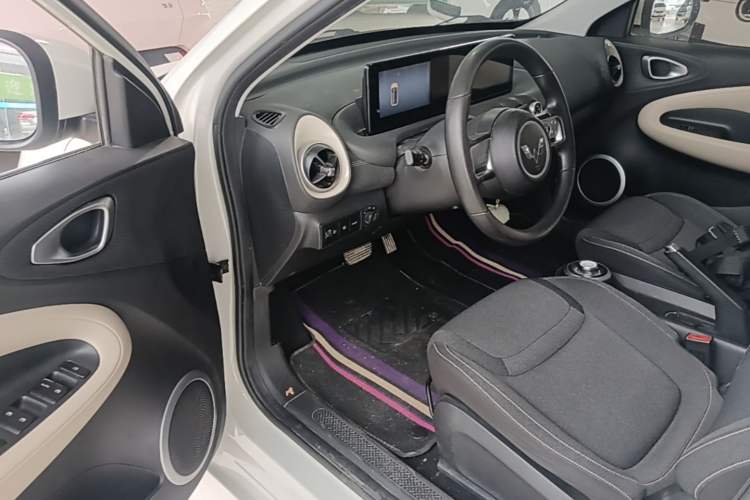 Used Wuling Bingo 2023 333 km Fast-Share Version Driver Seat
