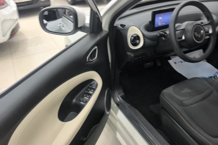 Used Wuling Bingo 2023 203km Light Edition Driver Seat