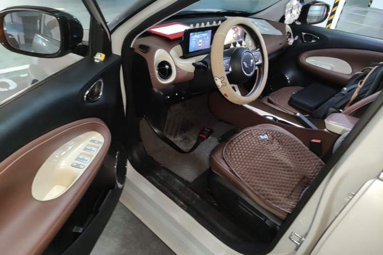 Used Wuling Bingo 2023 203km Comfort Edition Driver Seat