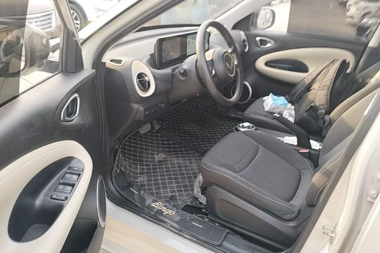 Used Wuling Bingo 2023 333 km Fast-Share Version Driver Seat