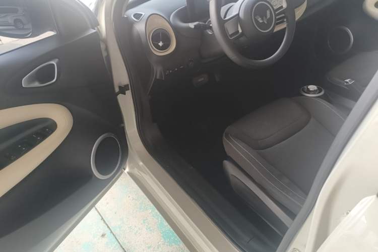 Used Wuling Bingo 2023 203km Light Edition Driver Seat
