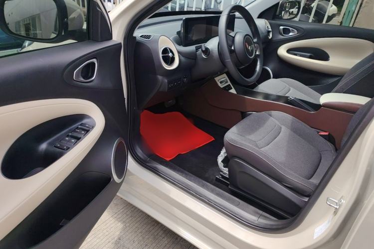Used Wuling Bingo 2023 333 km Fast-Share Version Driver Seat