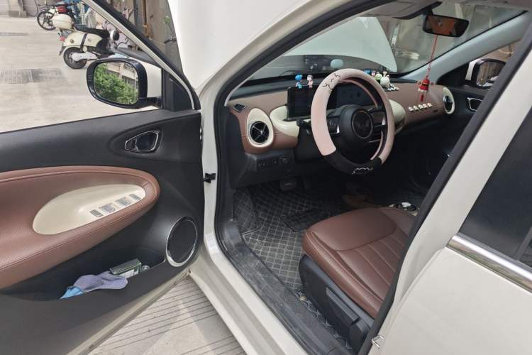 Used Wuling Bingo 2023 203km Comfort Edition Driver Seat