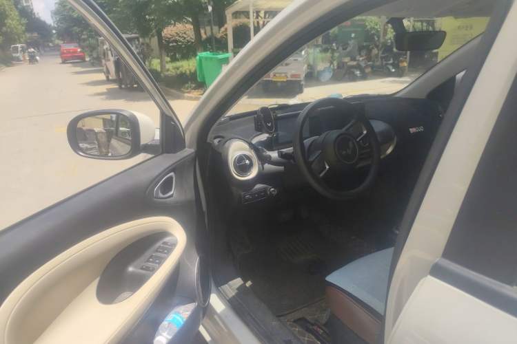 Used Wuling Bingo 2023 333 km Fast-Share Version Driver Seat