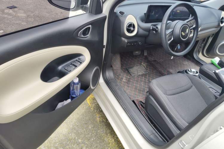 Used Wuling Bingo 2023 333 km Fast-Share Version Driver Seat