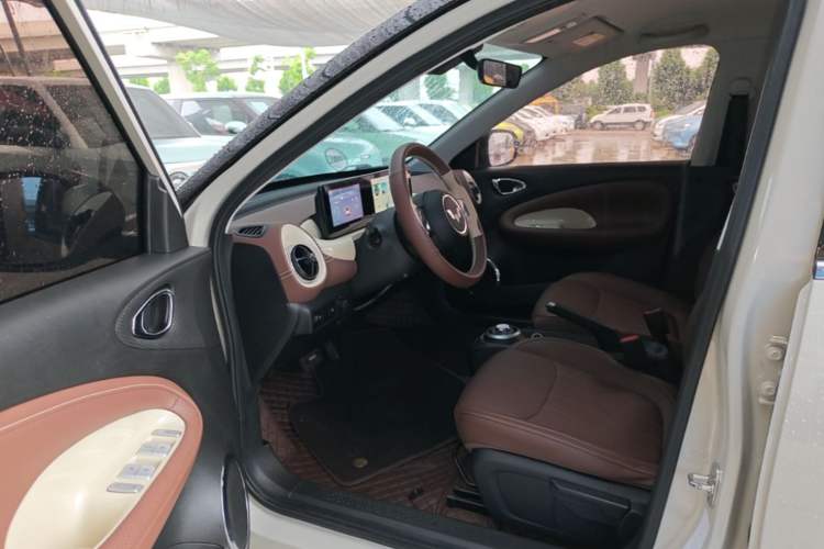 Used Wuling Bingo 2023 203km Comfort Edition Driver Seat