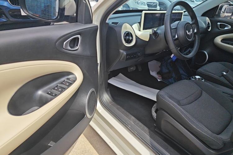 Used Wuling Bingo 2023 333 km Fast-Share Version Driver Seat