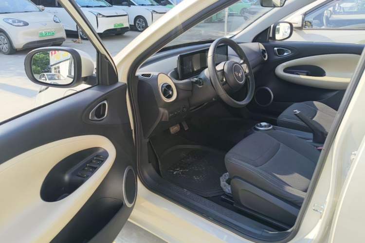 Used Wuling Bingo 2023 333 km Fast-Share Version Driver Seat